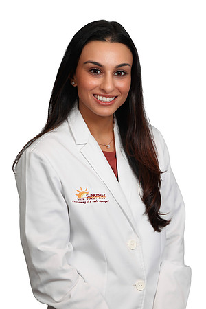 Neha Chandan Headshots White 2