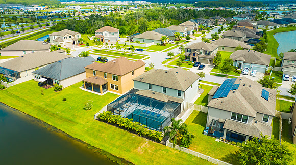 Amanda 8085 Lago Mist Way-8