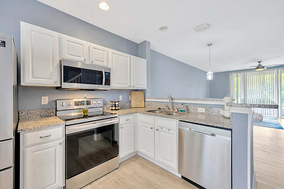 Zoey 4427 Barnstead Dr.-25