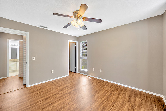 Michelle 9481 Highland Oak Dr. #606-18