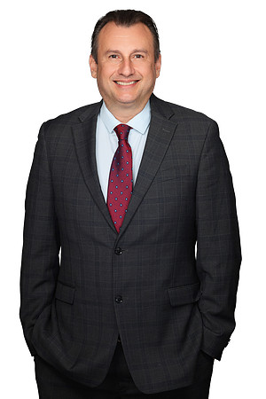 Dr. Lucio Gordan 5 No BG