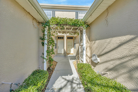 April 11246 Windsor Place-42