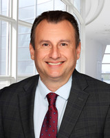 Dr. Lucio Gordan Headshot 1