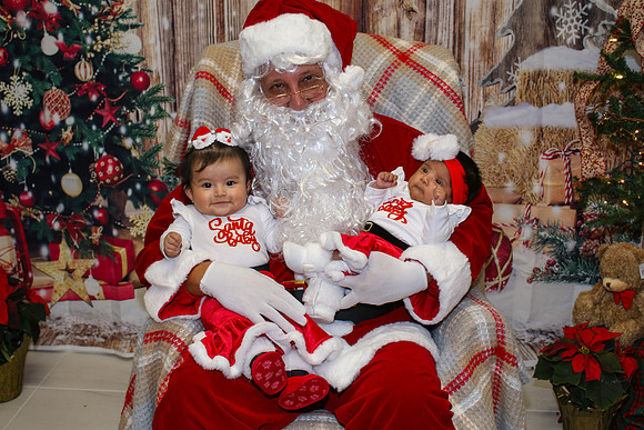 Mickey Keenan Pictures with Santa 2024-63