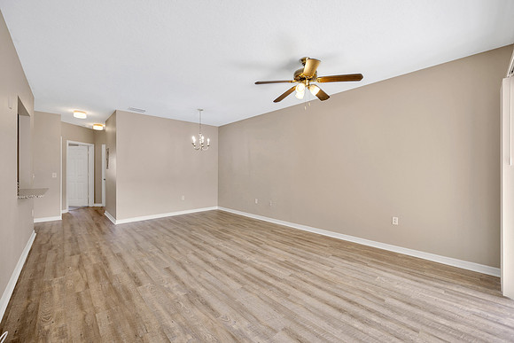 Zoey 9507 Grovesdale Cir #201-6