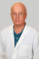 David Gross Headshot Gray Background
