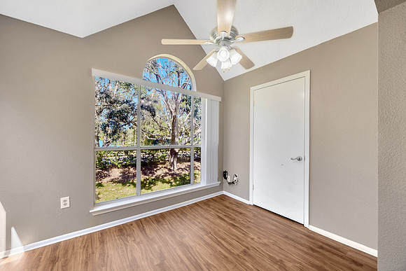 Michelle 9481 Highland Oak Dr. #606-5