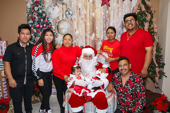 Mickey Keenan Pictures with Santa 2024-71