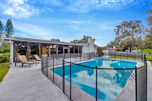 McKenzie 106 Crestview Dr. Pool-2