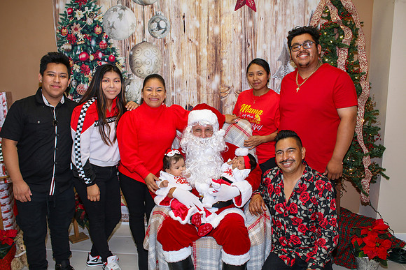 Mickey Keenan Pictures with Santa 2024-75