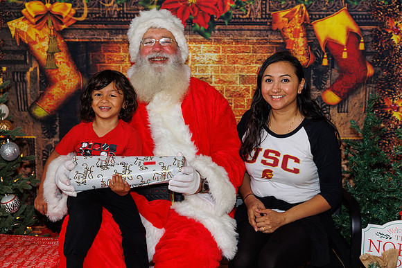 Live Oak Christmas December 14th 2024-109