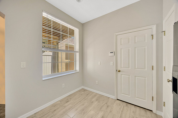 April 11246 Windsor Place-18