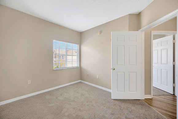 Zoey 9507 Grovesdale Cir #201-13