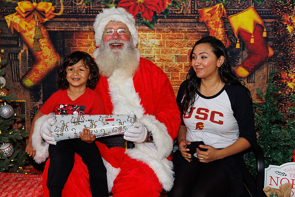 Live Oak Christmas December 14th 2024-107