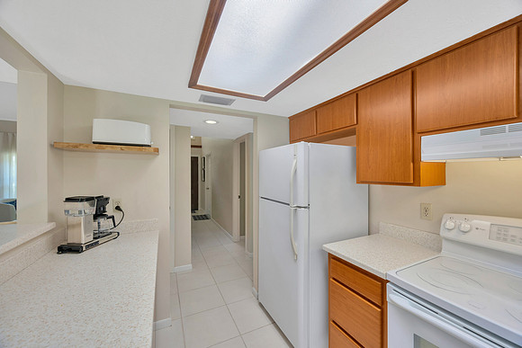Lisa 12410 N Oakleaf Ave. -16