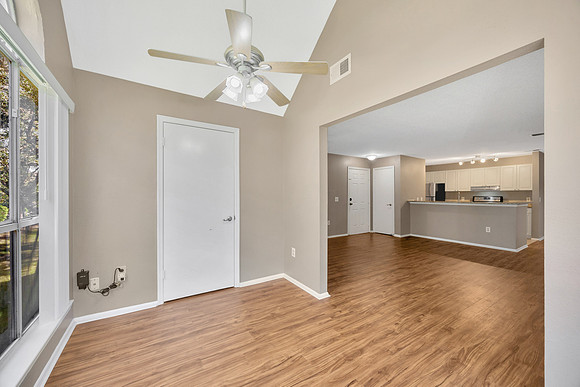 Michelle 9481 Highland Oak Dr. #606-7