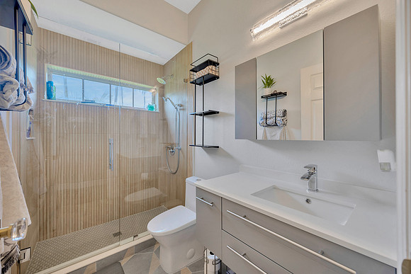 Sara Davis 12114 Clear Harbor Dr-18