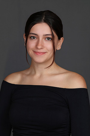 Olive Dapice Moffitt Headshot 2025-1