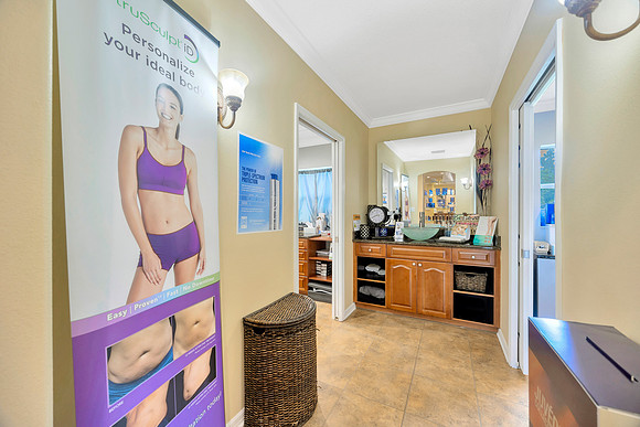 Suncoast Skin Lutz Marketing 8-7-24 -9