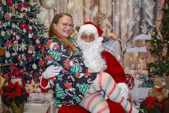 Mickey Keenan Pictures with Santa 2024-50