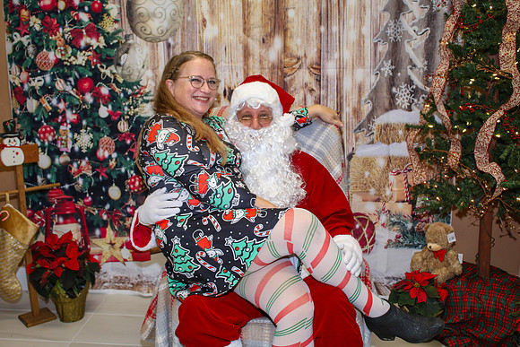Mickey Keenan Pictures with Santa 2024-51