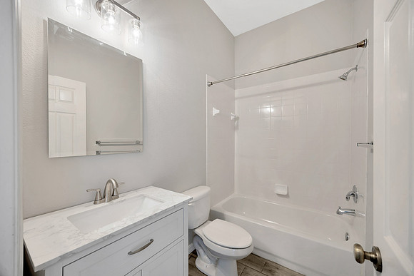 April 11246 Windsor Place-23
