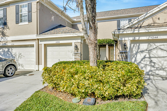 April 11246 Windsor Place-45