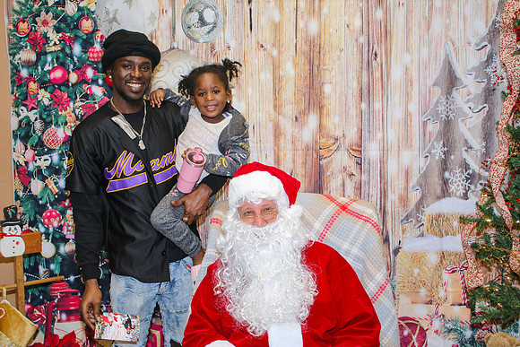 Mickey Keenan Pictures with Santa 2024-59