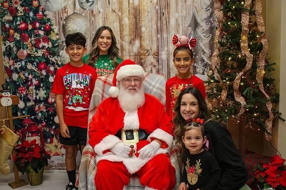 Mickey Keenan Pictures with Santa 2024-23