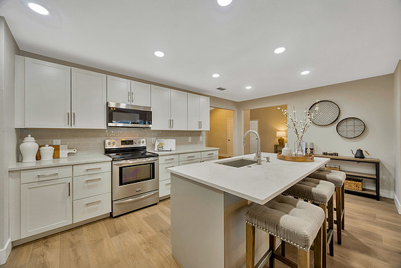 Lynn Davis 2409 Arborwood Dr.-39