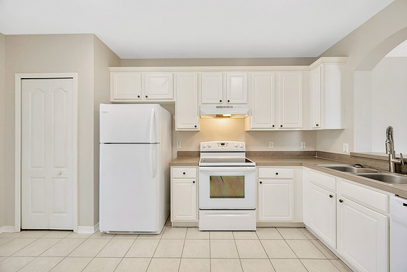 Brownlee Group 15780 Fishhawk Falls Dr.-5
