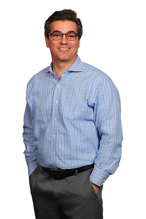 Dr. Gustavo Westin (13) No BG