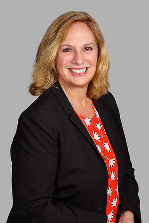 Ruth Benjamin Headshot