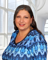 FCS Suzanne Frank Headshot 4