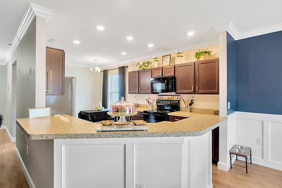 Daniel Smith 6067 Silverdale Ave.-36