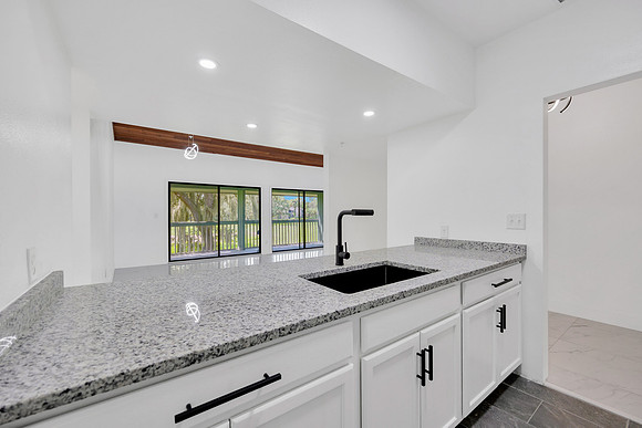 Candy Smith 818 Pinewood Ct-13