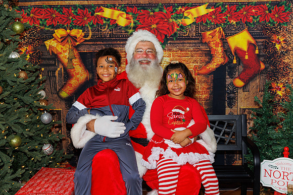Live Oak Christmas December 14th 2024-49
