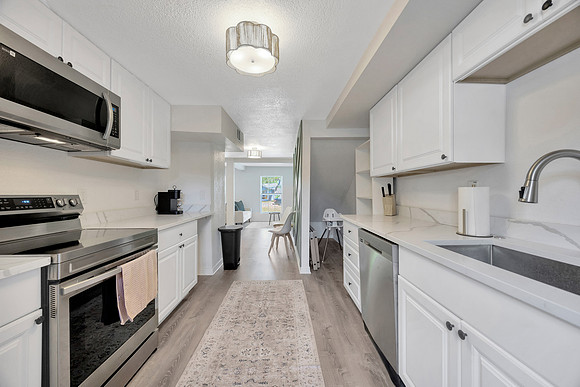 Shayla Vrandenburgh 1215 New Orleans Ave. Short Term Rental-32