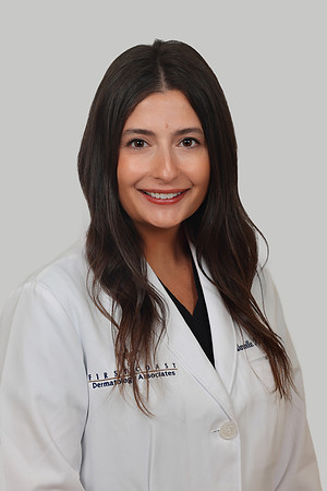 Danielle Reimer Headshot Suncoast 3