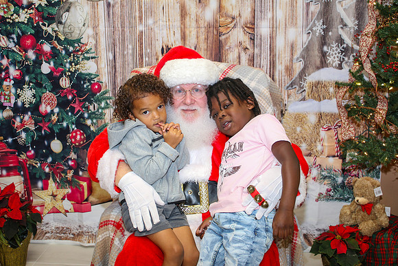 Mickey Keenan Pictures with Santa 2024-15