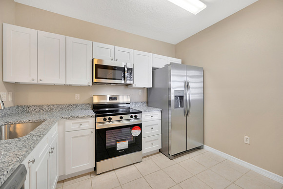 Zoey 9507 Grovesdale Cir #201-1