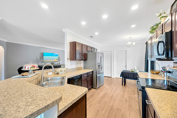 Daniel Smith 6067 Silverdale Ave.-38