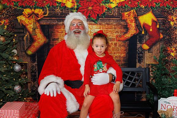 Live Oak Christmas December 14th 2024-112