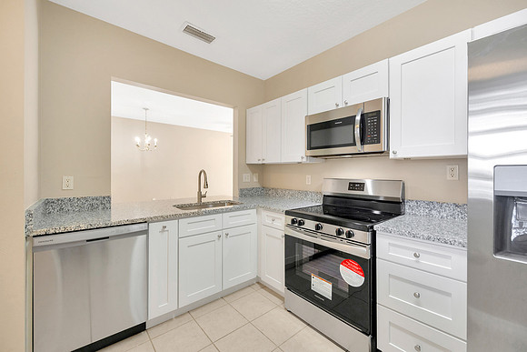 Zoey 9507 Grovesdale Cir #201-3