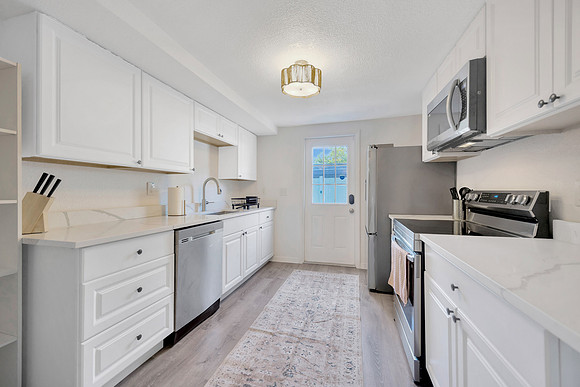 Shayla Vrandenburgh 1215 New Orleans Ave. Short Term Rental-30