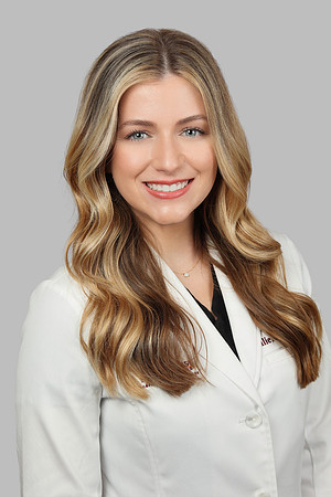 Ellie McMahon 2 Suncoast Headshot Gray