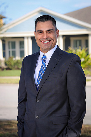 Eddie Arraiga Headshots-8