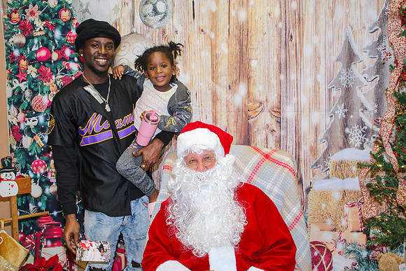 Mickey Keenan Pictures with Santa 2024-60