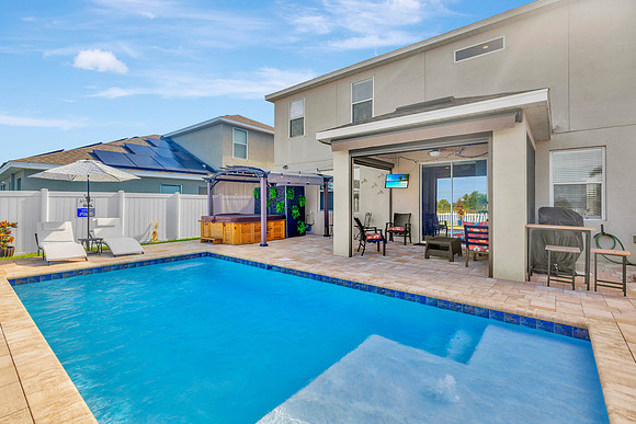 Vargas Grand Kempston Dr.-40