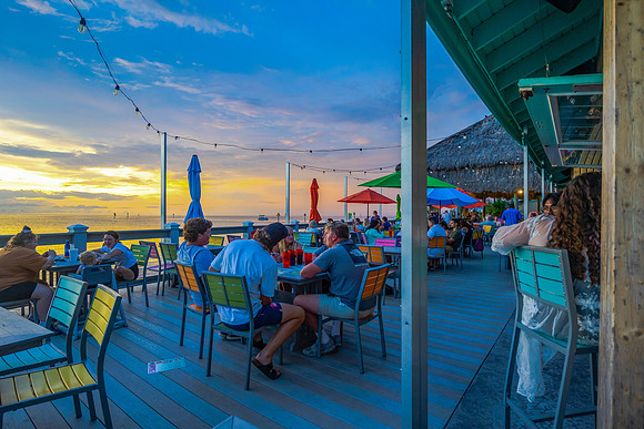 Sams Beach Bar Evening-111